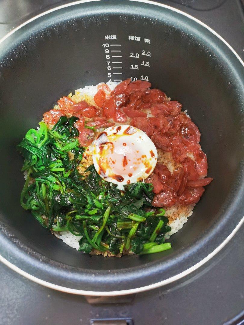 广式腊味煲仔饭（腊肠电饭锅版）
