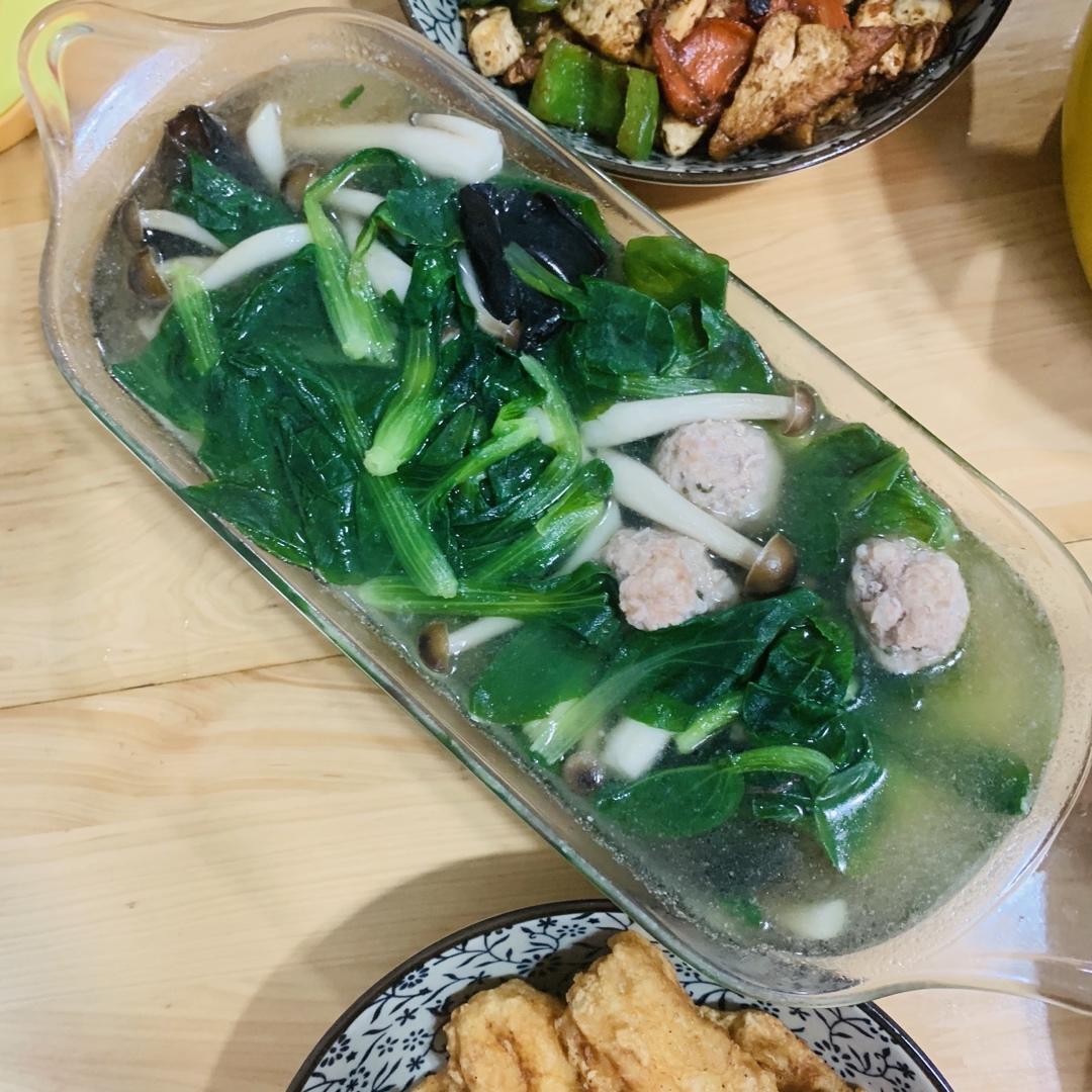 香菇青菜肉丸汤
