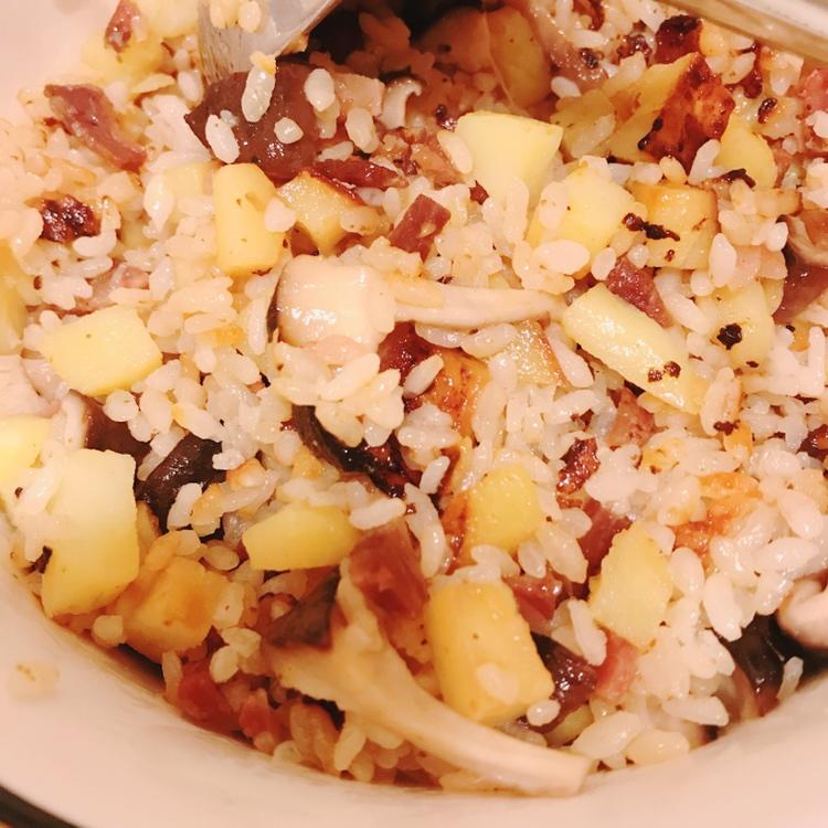 深海有鱼做的香菇腊肠土豆焖饭