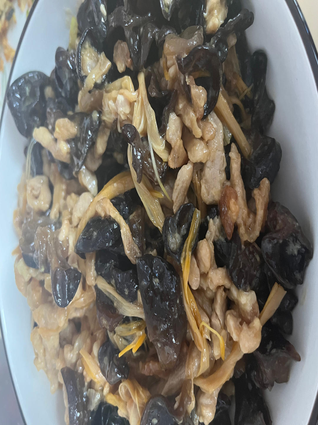 黄花菜木耳炒肉丝
