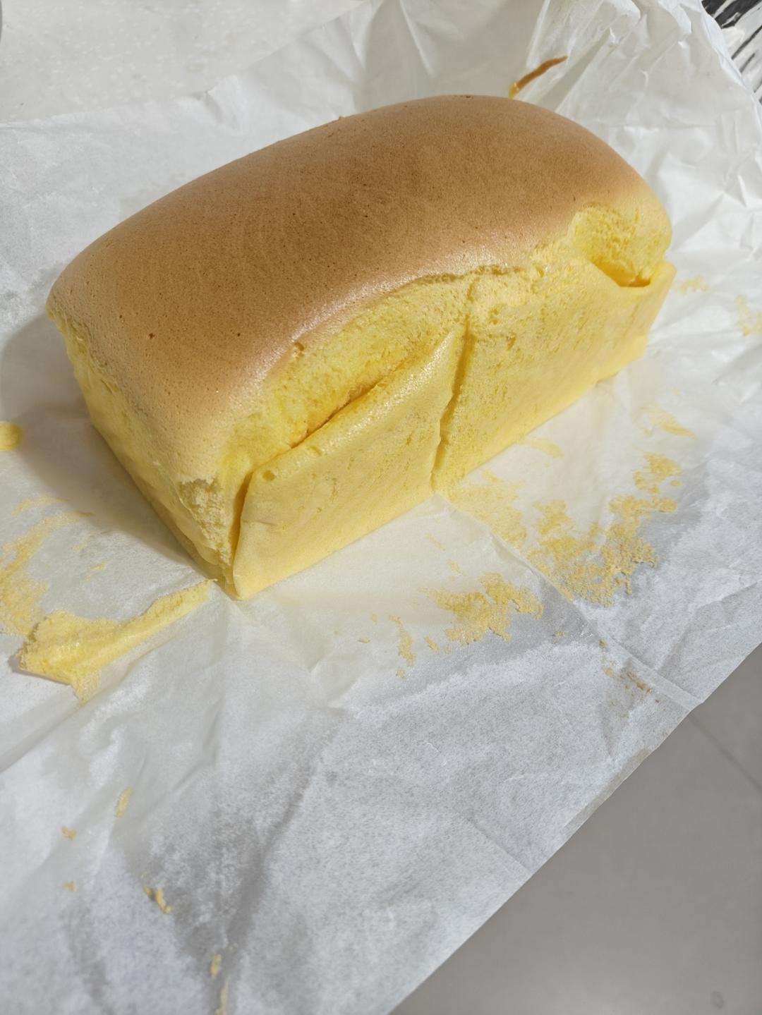 堪比柯基屁股
爆浆芝士🧀古早蛋糕