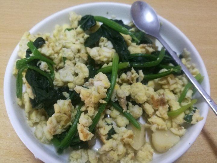 菠菜炒鸡蛋