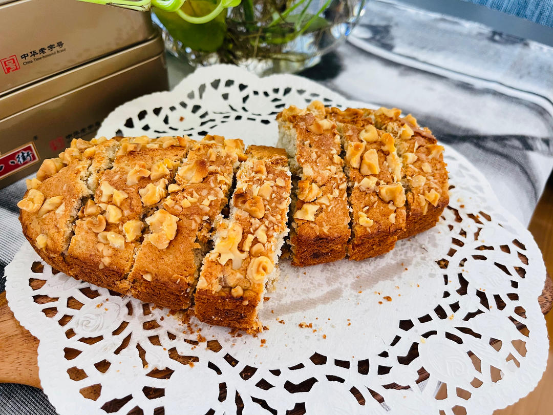 简简单单的香蕉核桃蛋糕（很香很香的咧）