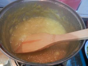 不浪费酸口菠萝的方法---简易菠萝果酱的做法 步骤4