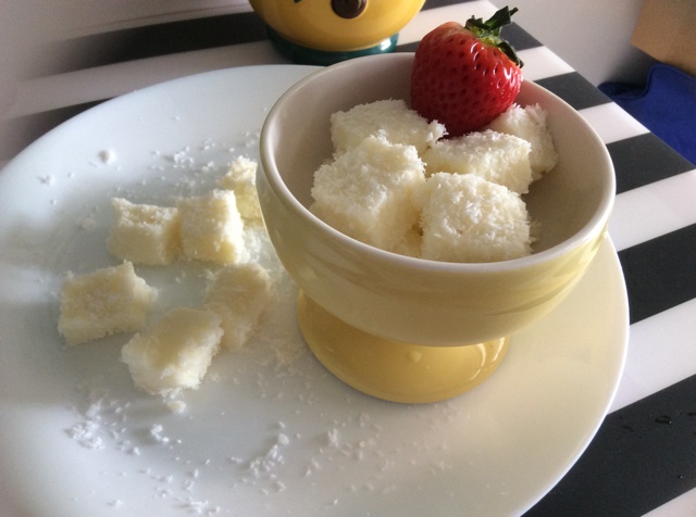 完胜85度C牛奶椰丝小方