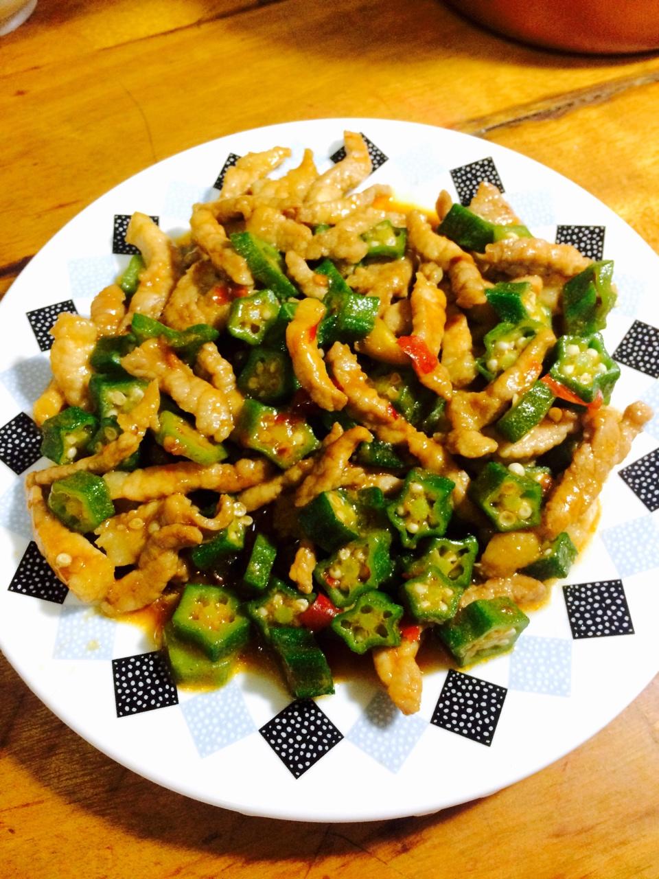 超级下饭的秋葵小炒肉
