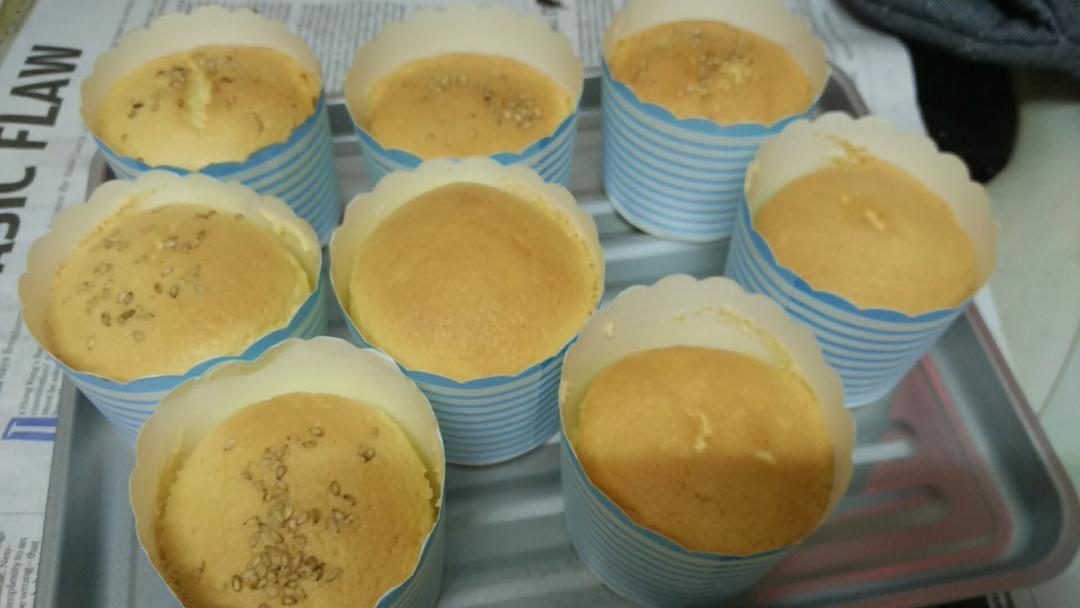 软绵绵戚风纸杯蛋糕
