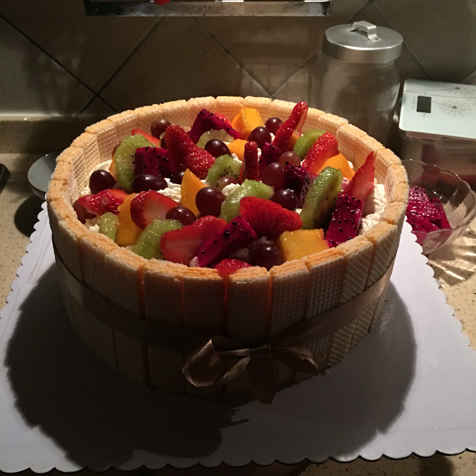 生日蛋糕教程【威化饼干围边】