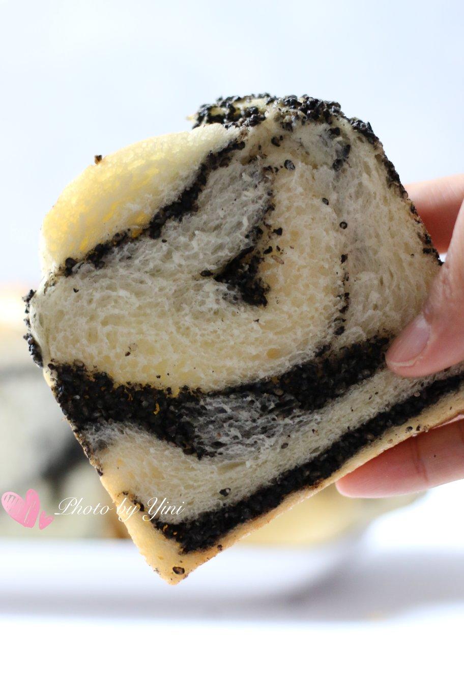 料多多系列--黑芝麻奶酥小吐司