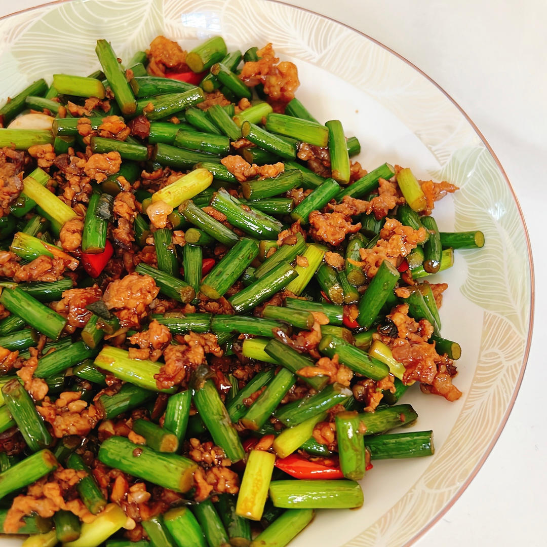 蒜苔炒肉末，三碗米饭都不够吃
