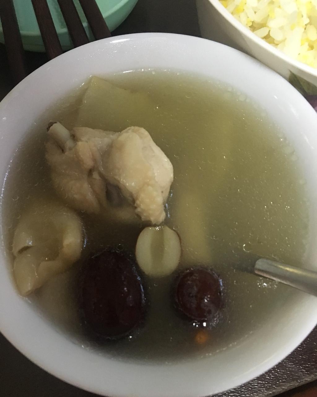 花胶螺肉红枣老火汤