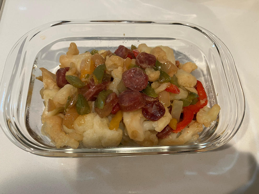 简单花菜炒香肠
