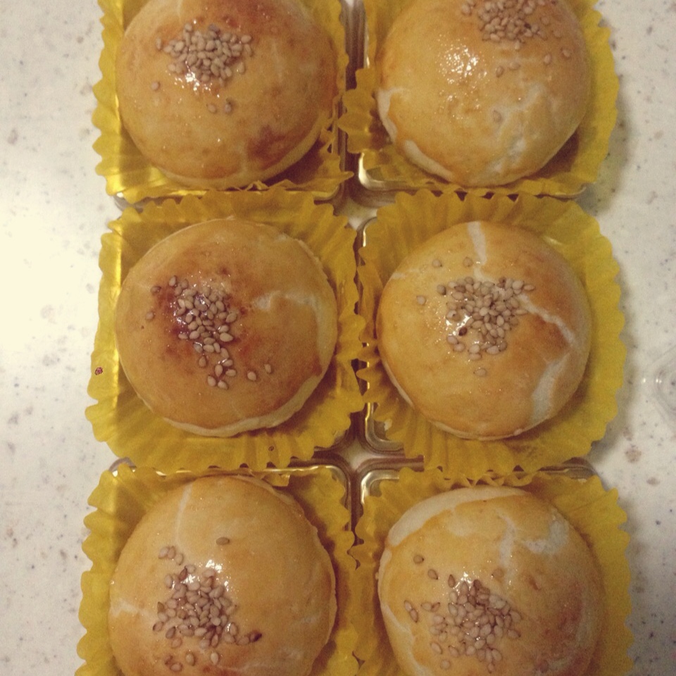 萌得掉渣渣的蛋黄酥