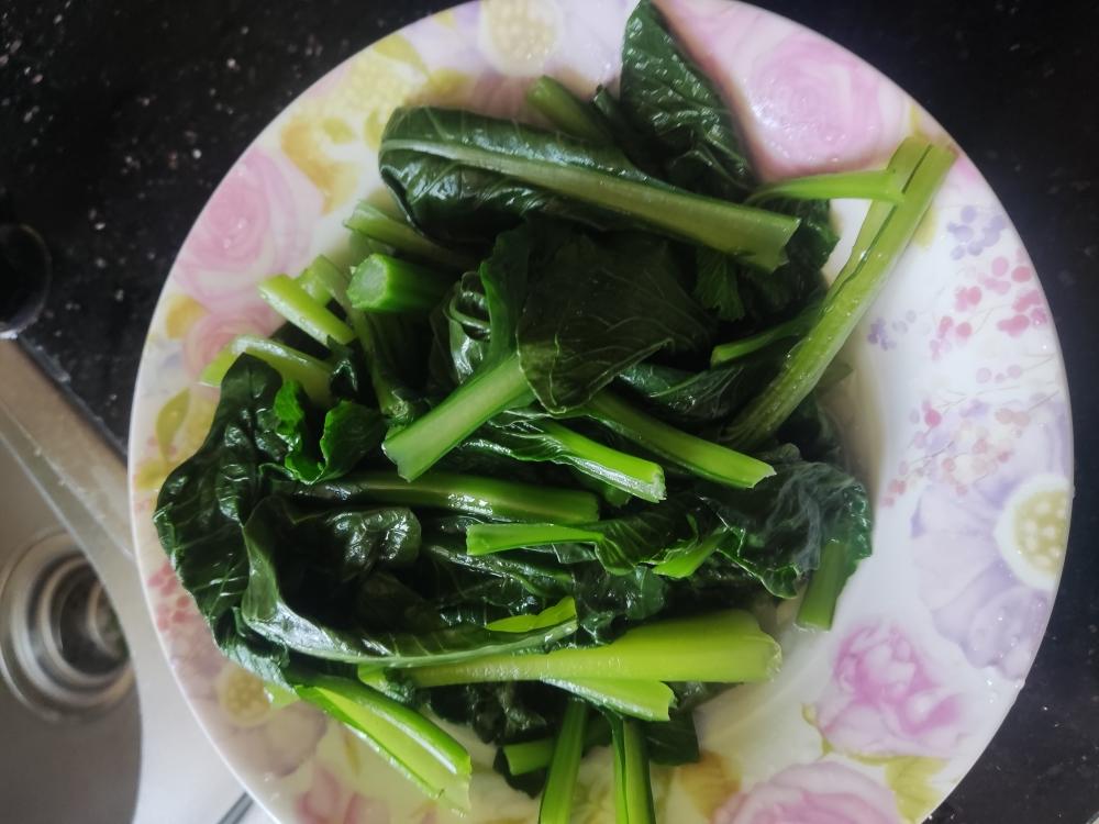 捞拌菜心的做法