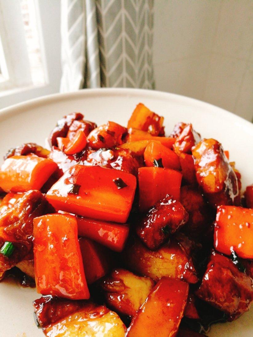 胡萝卜红烧肉