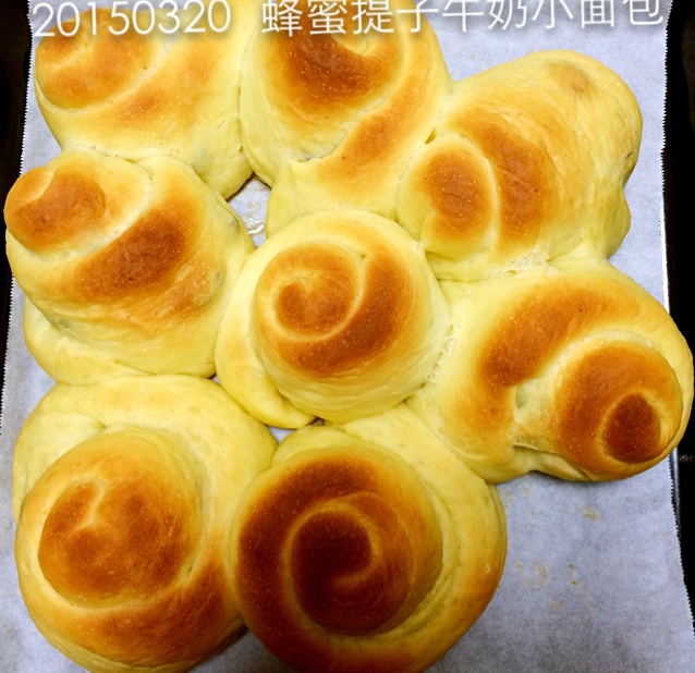 蜂蜜红提牛奶小面包