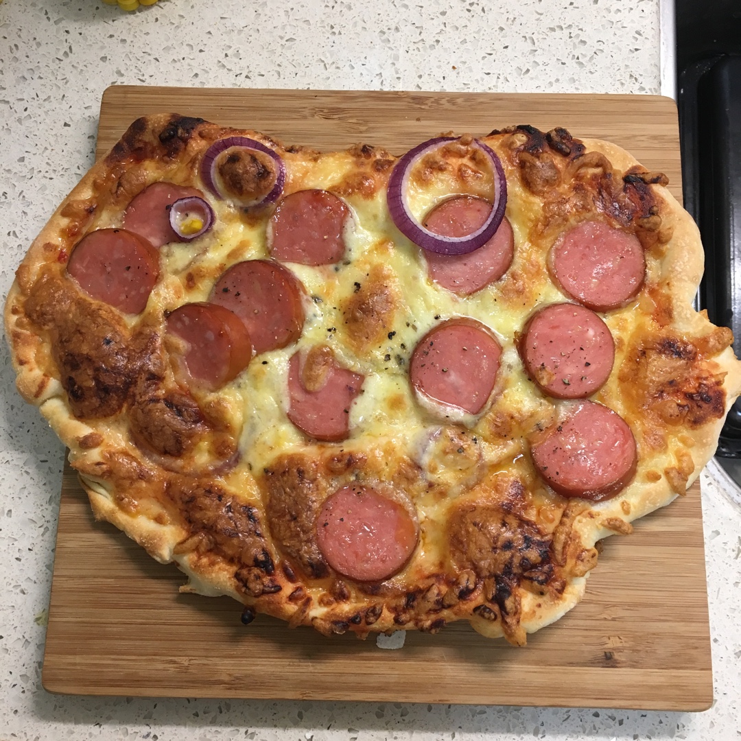 萨拉米薄底披萨 Salami Pizza