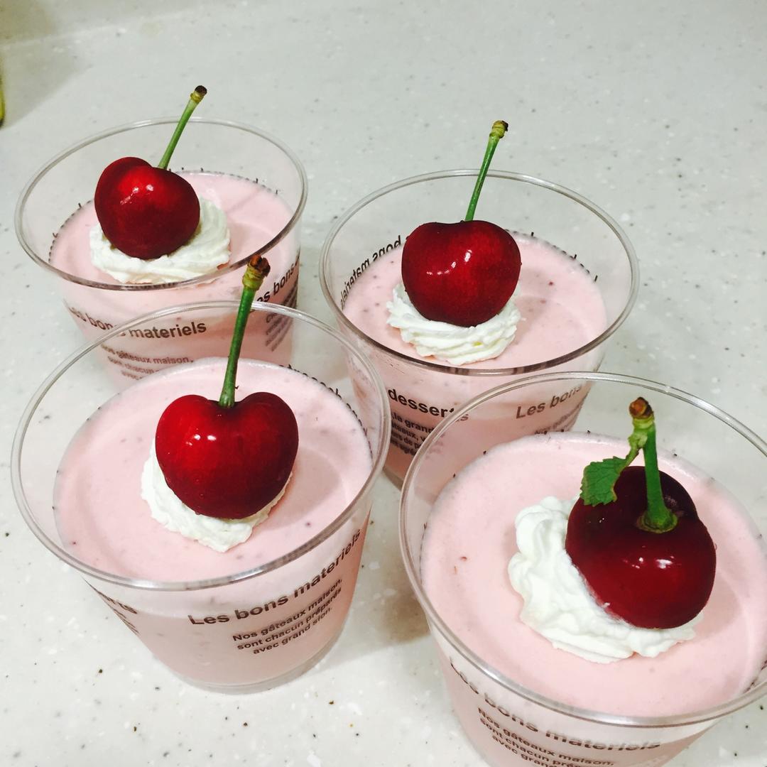 草莓慕斯 Strawberry mousse