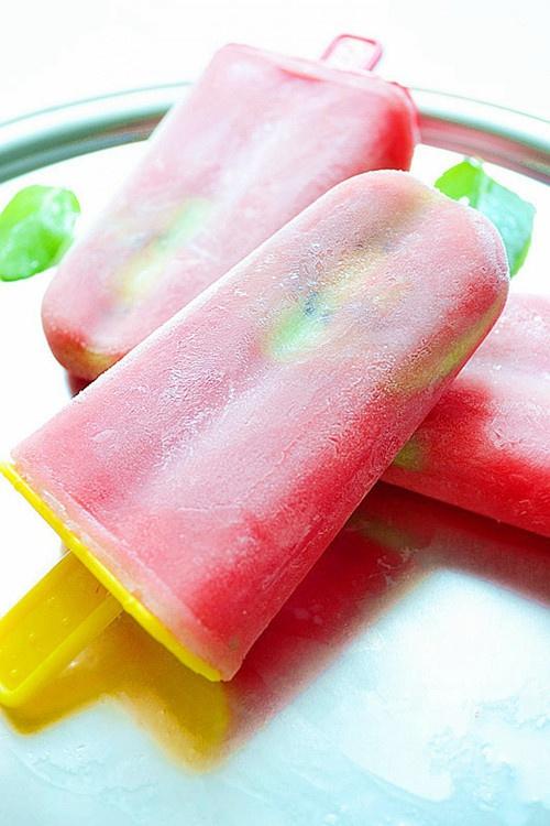 DIY——炎热不怕，奇异果西瓜棒冰做起来的做法