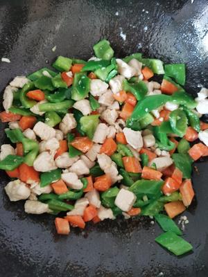 低脂鸡胸肉炒青椒（挑战100道减脂餐之7）的做法 步骤3