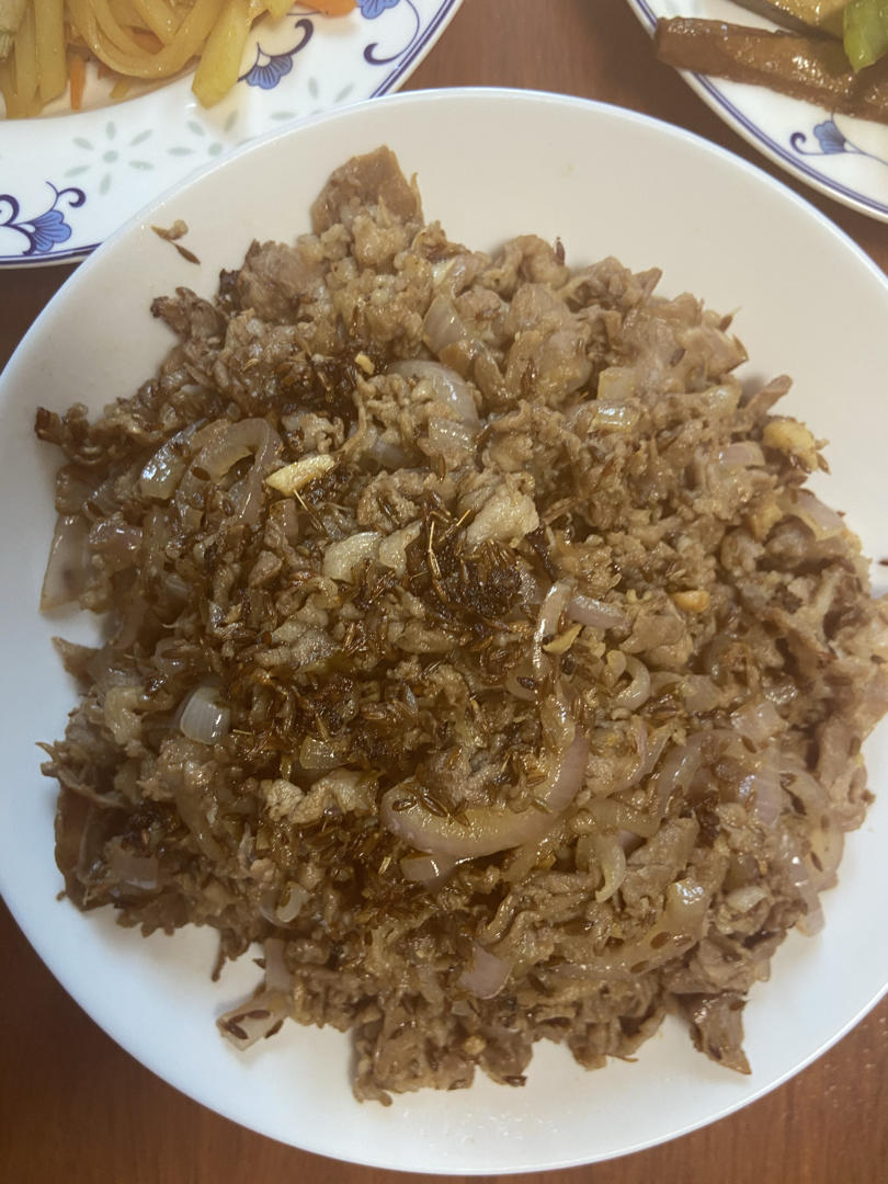 吃不够的孜然葱爆羊肉、秒杀饭馆