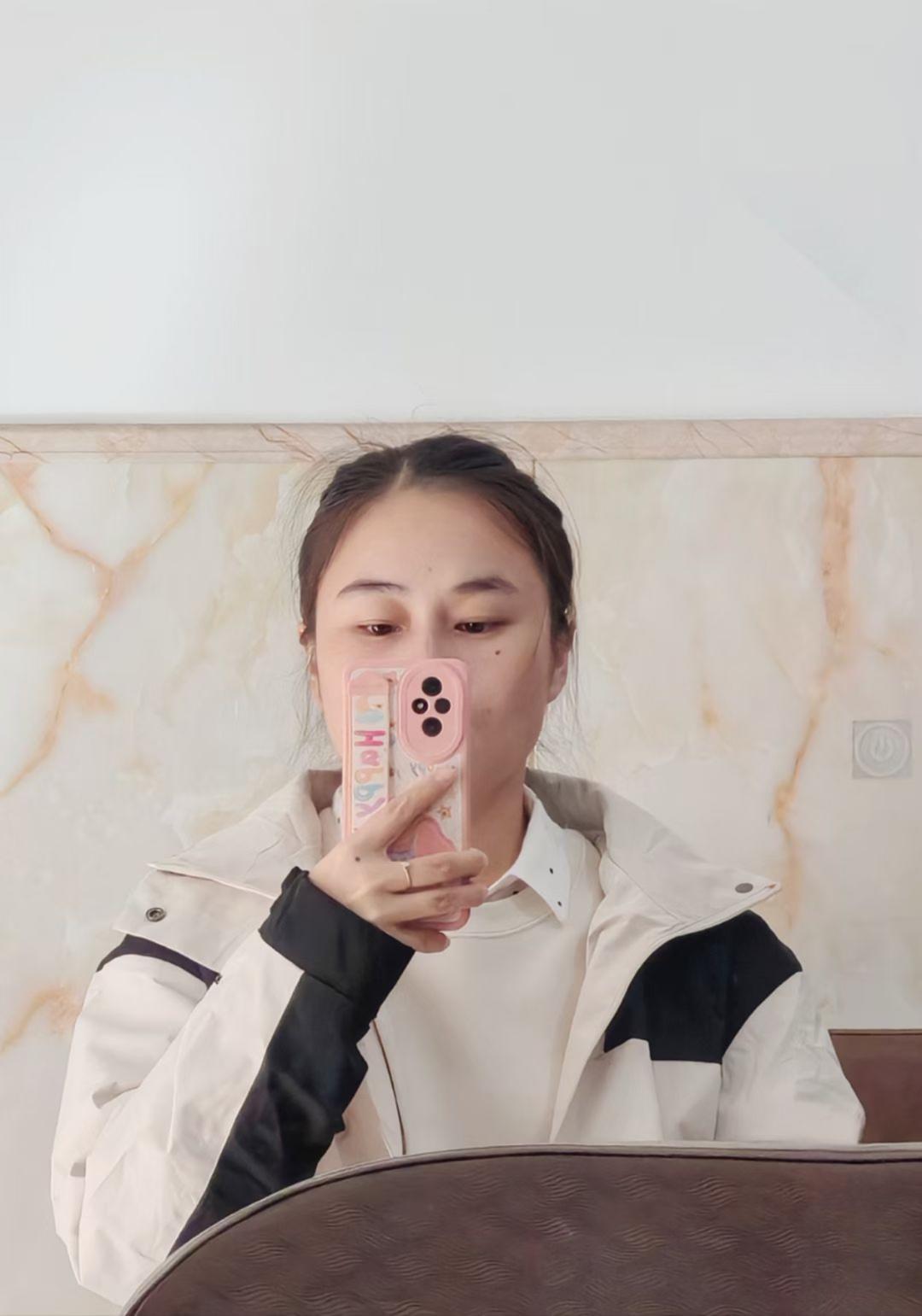 贪吃的小琪