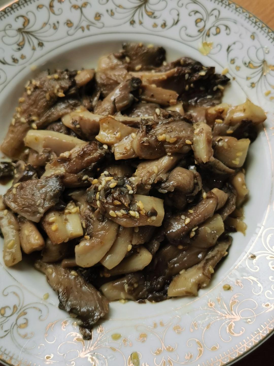 干煸平菇（有肉的味道）