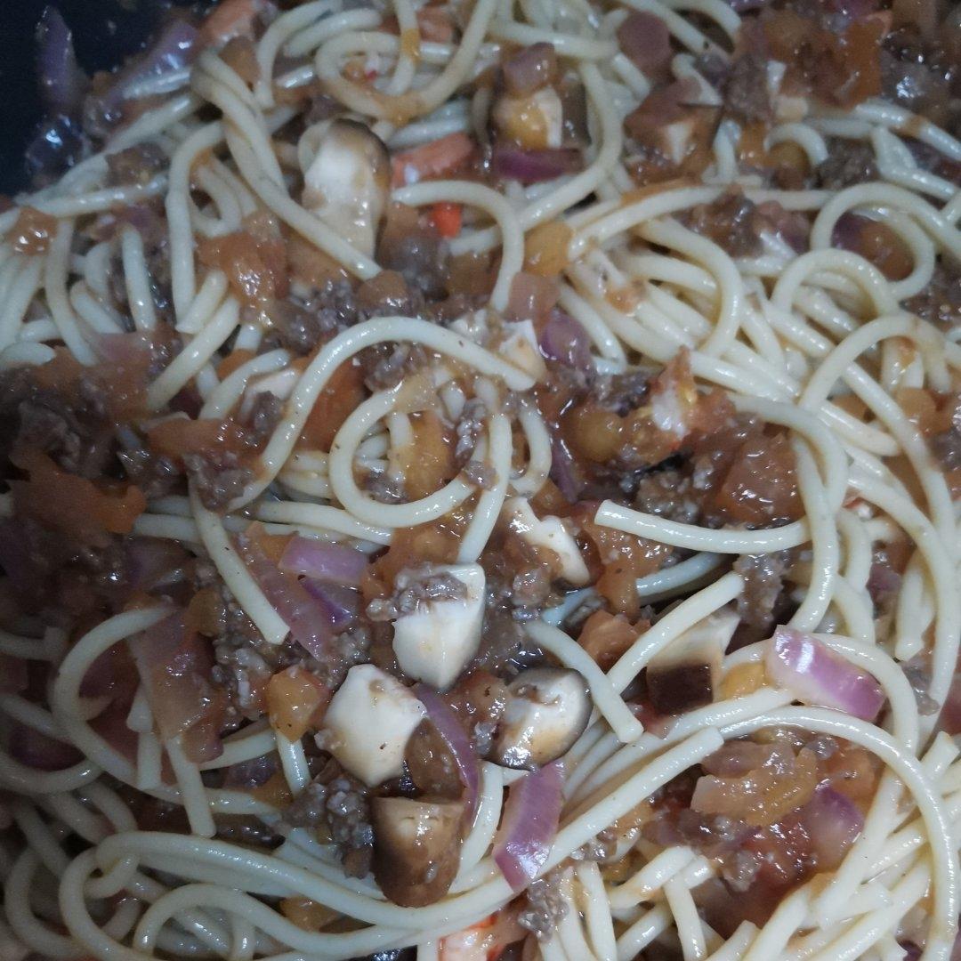 番茄牛肉意大利面