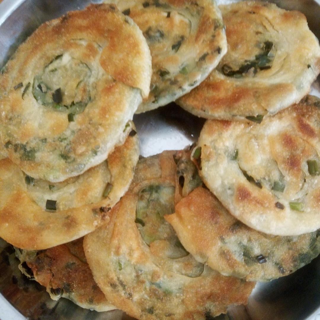 饺子皮做韭菜千层饼