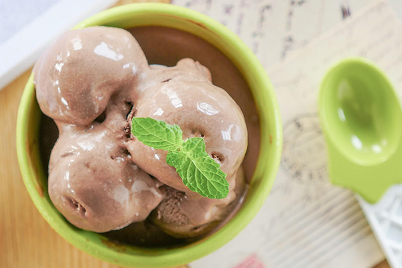 夏天来了！巧克力冰淇淋一起做起来吧！的做法