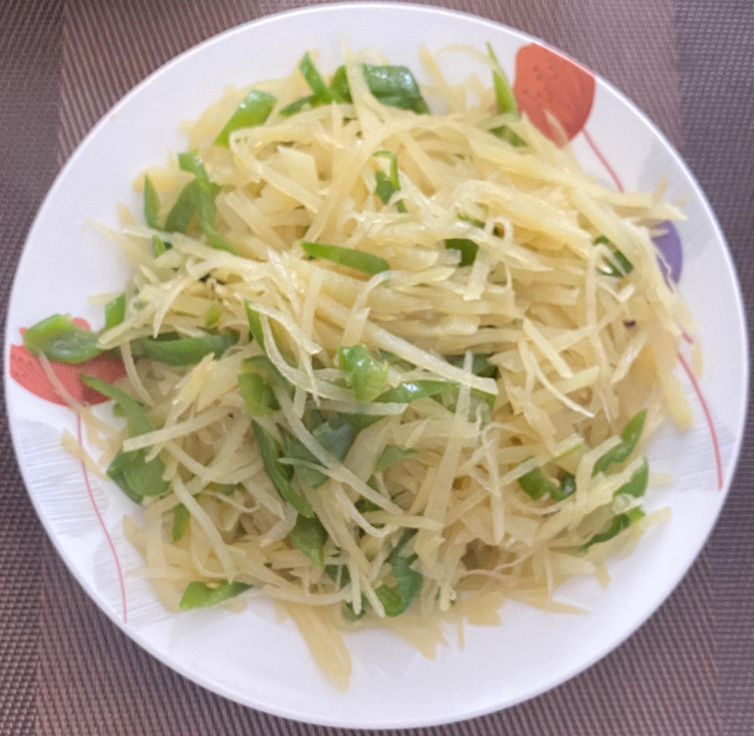 〈辣椒炒土豆丝〉，新手必学，欣小厨 😉