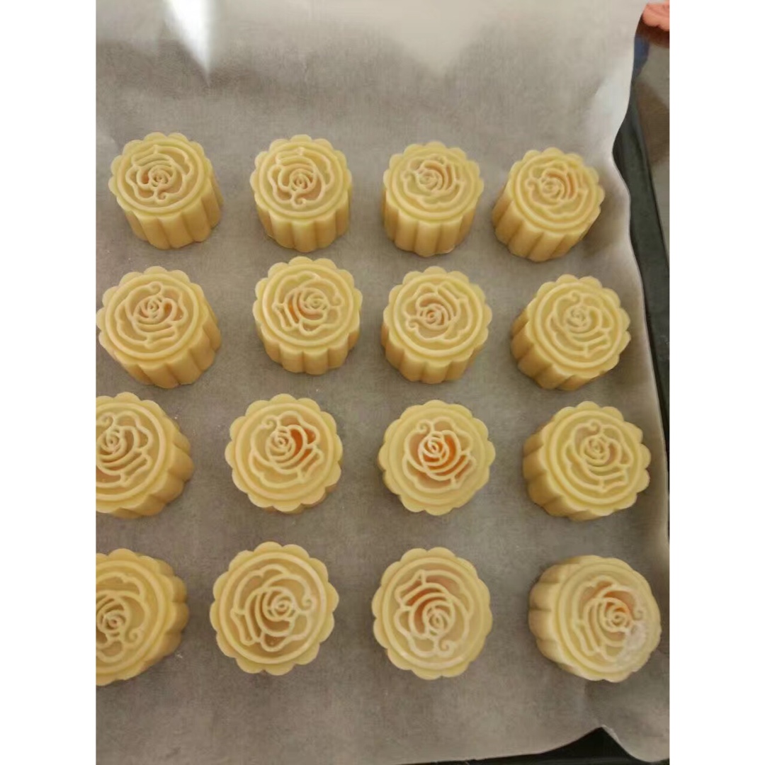 广式月饼—蛋黄冬翅月饼