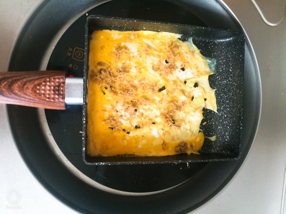 零失败五分钟快手早餐，肉松芝士厚蛋烧（低碳生酮）的做法 步骤4