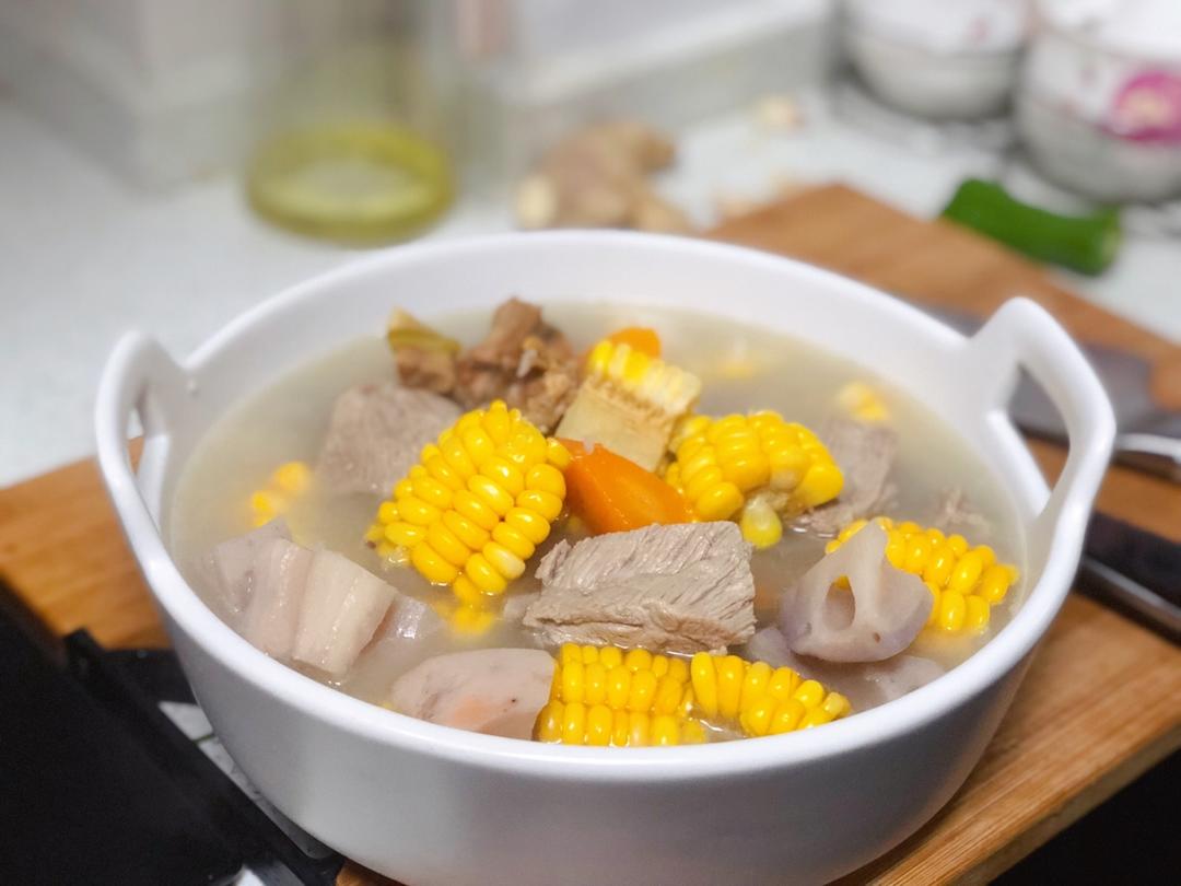 莲藕玉米排骨汤