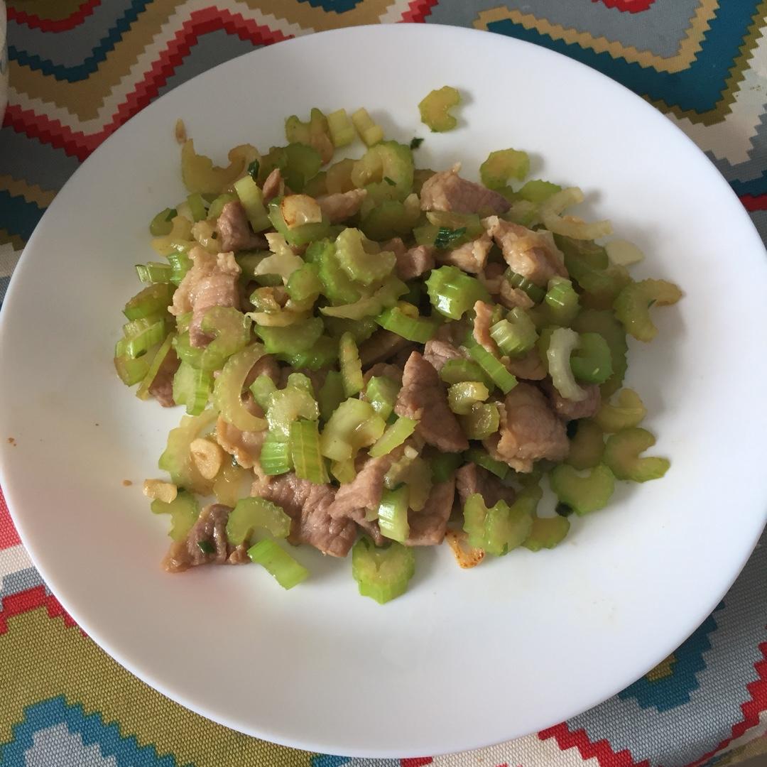 西芹炒肉