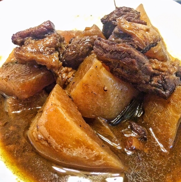 萝卜牛腩煲