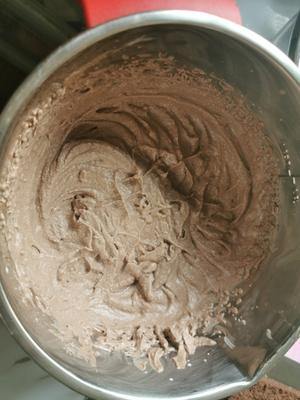 生酮KETO低碳水梦龙巧克力豪华脆皮巧克力奶油蛋糕卷的做法 步骤8