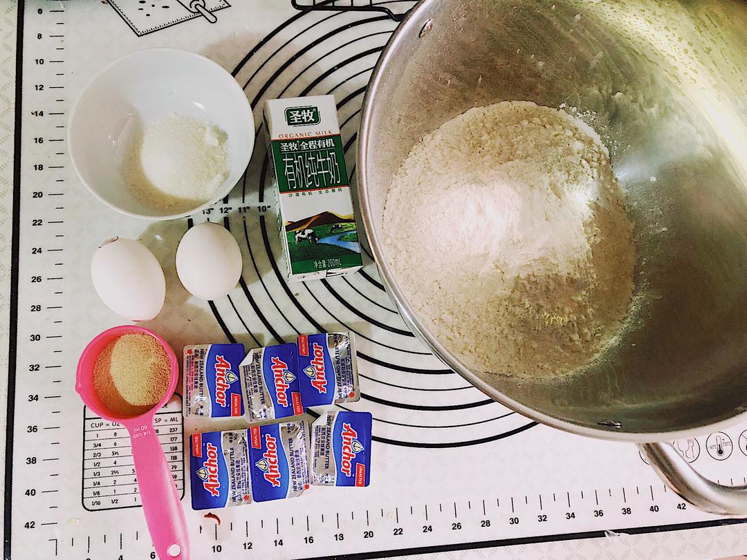 纯奶手撕吐司的做法 步骤1