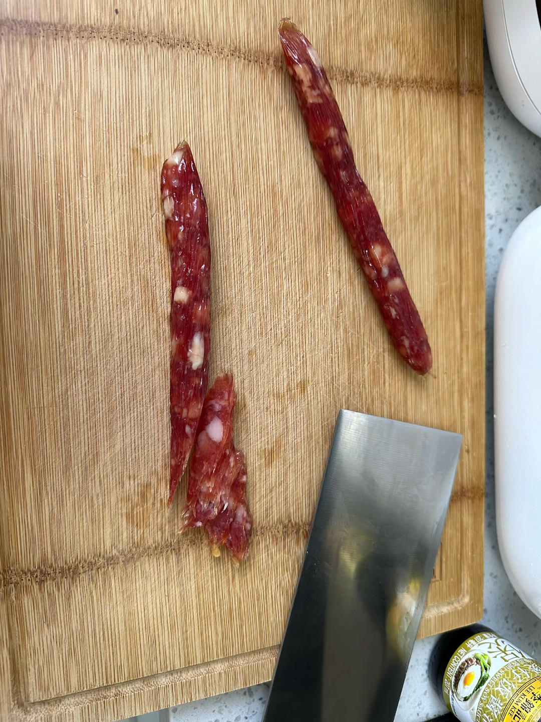 保姆级的「腊味煲仔饭2.0」加强版来了，地道老广味～