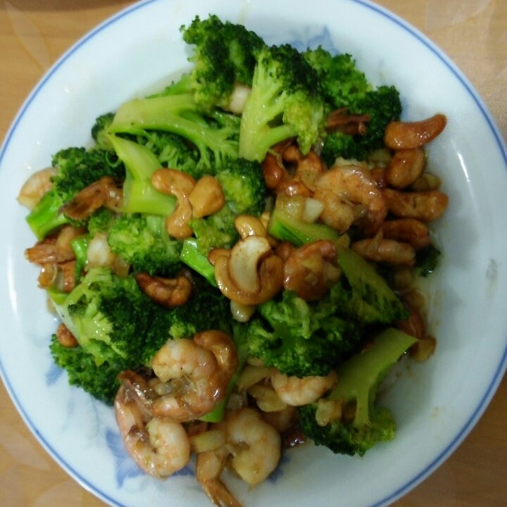 西兰花腰果炒虾仁