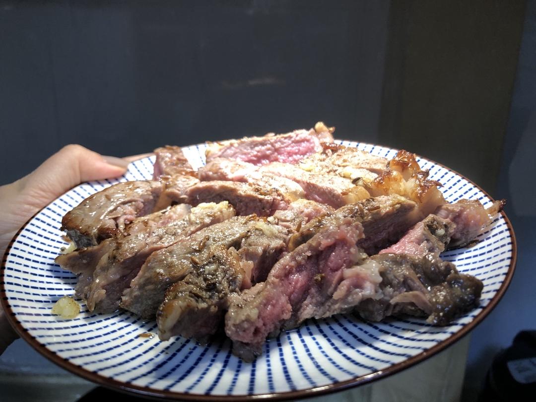 烤肉眼牛排【外焦里嫩】