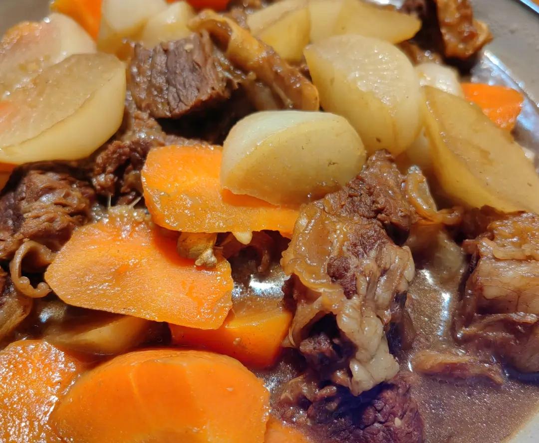 【萝卜炖牛腩】如何做好萝卜焖牛腩？大厨亲授！
