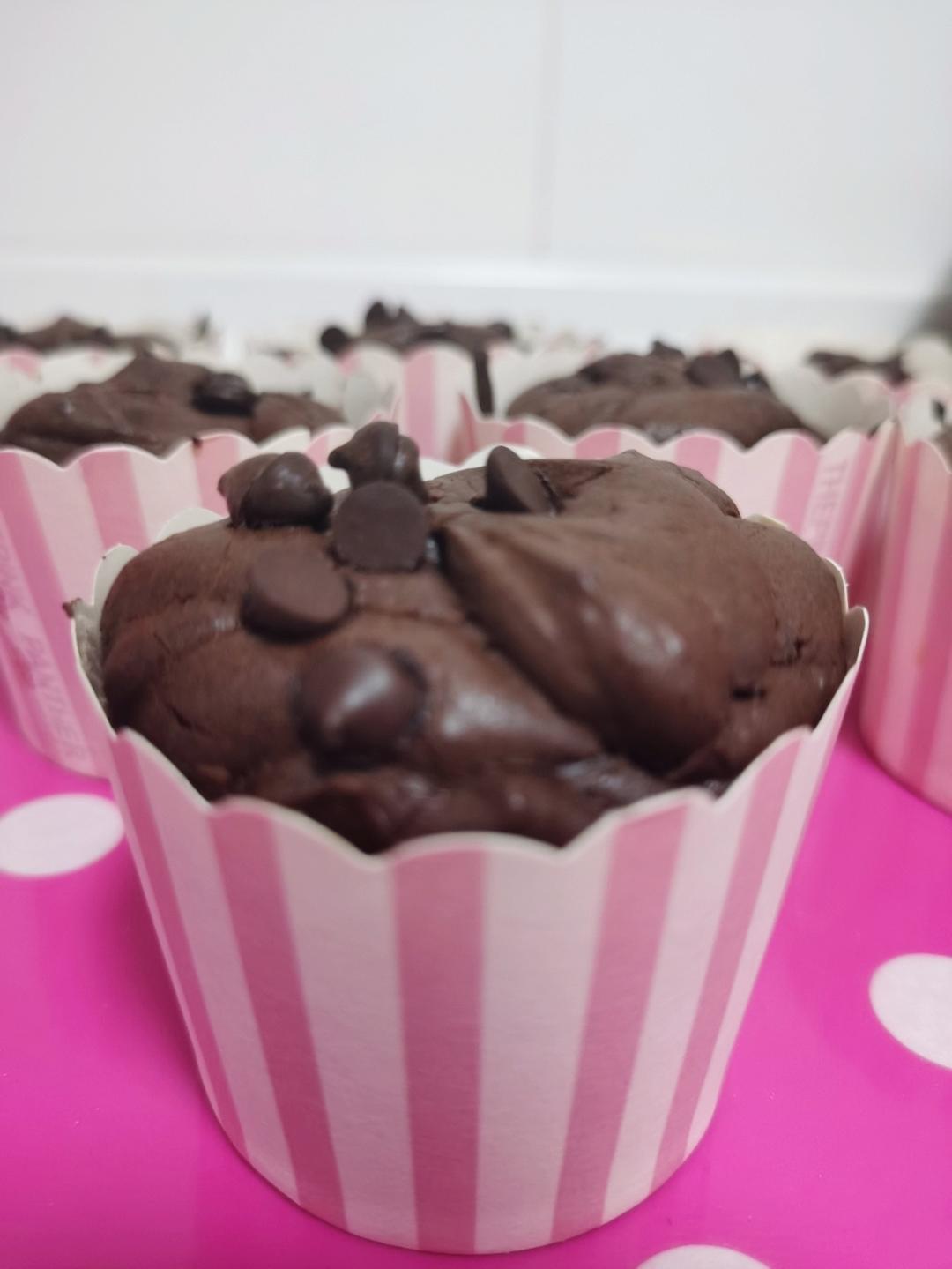 超好吃的巧克力熔岩蛋糕🍰 一口爆浆！免打发！