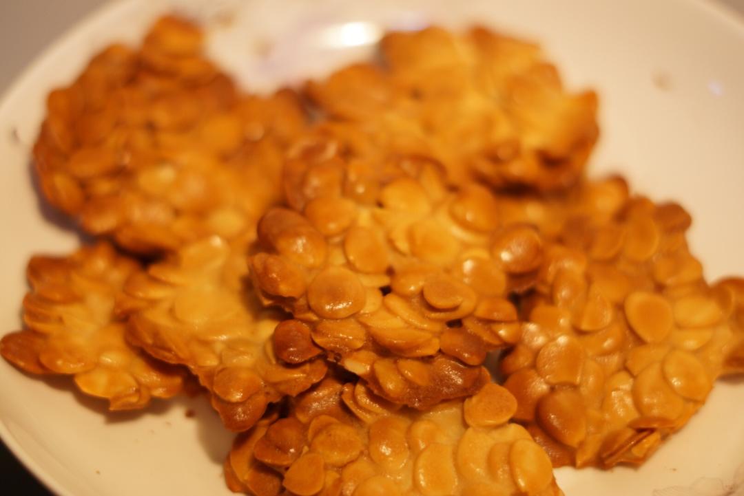 杏仁瓦片饼干