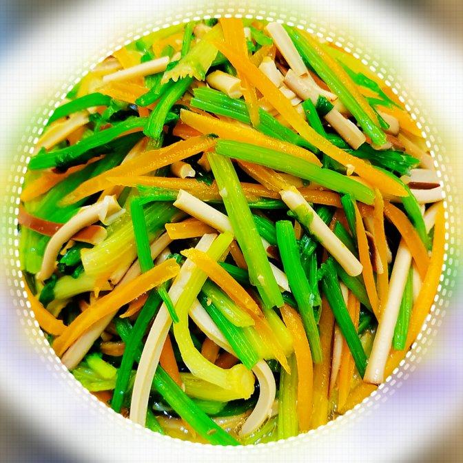 芹菜拌鸡蛋干