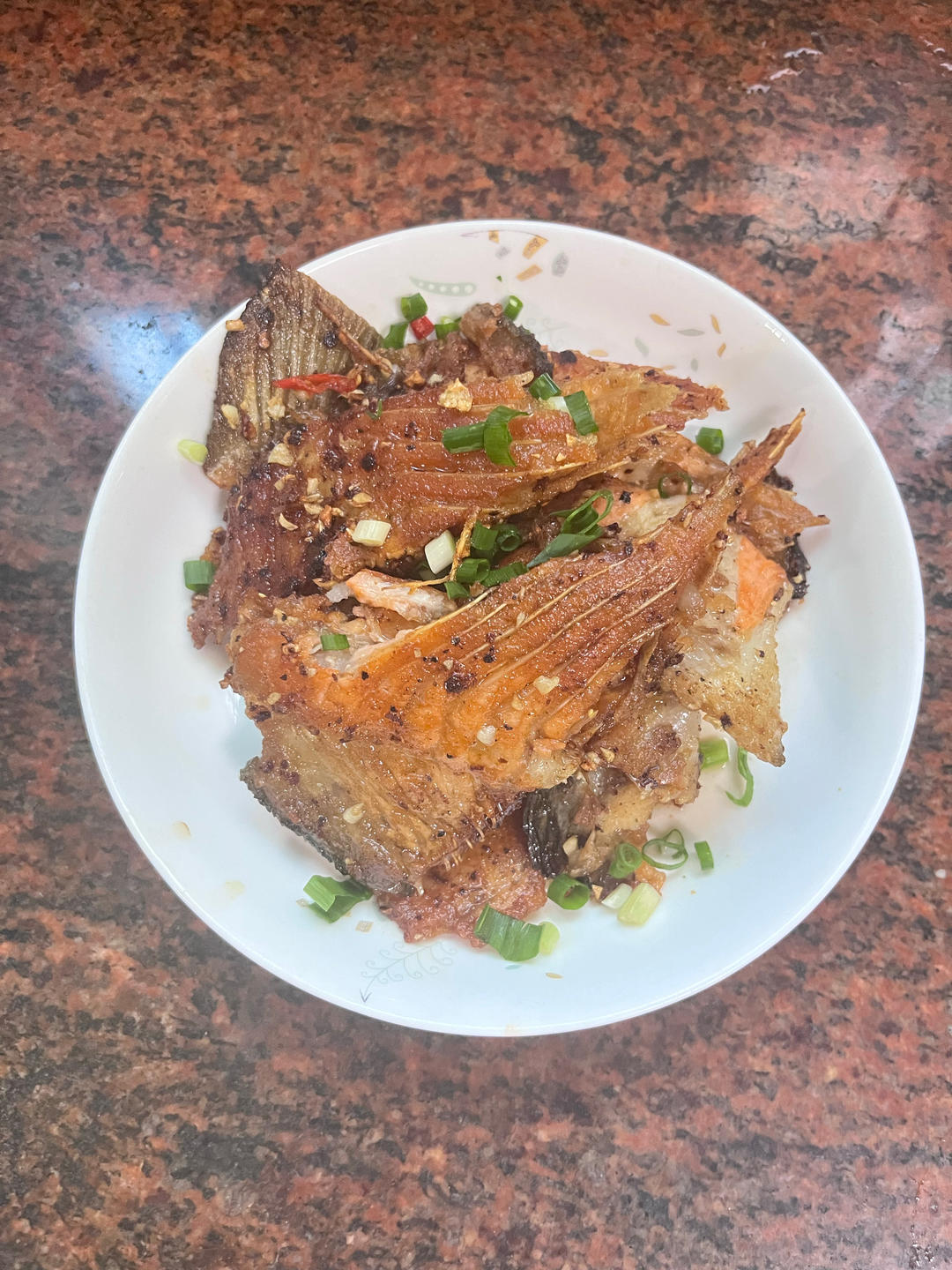 黑椒蒜蓉炒三文鱼🍣骨