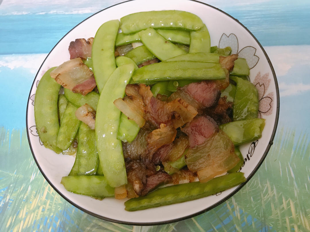 荷兰豆炒腊肉