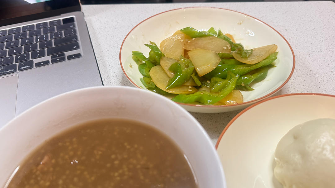 比肉都好吃的青椒炒土豆片😋简单又美味❗️