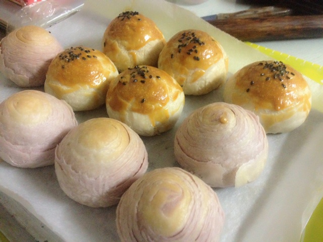 蛋黄酥~紫薯、抹茶、原味~花好月圆，中秋快乐~内附一次做六色蛋黄酥方法~