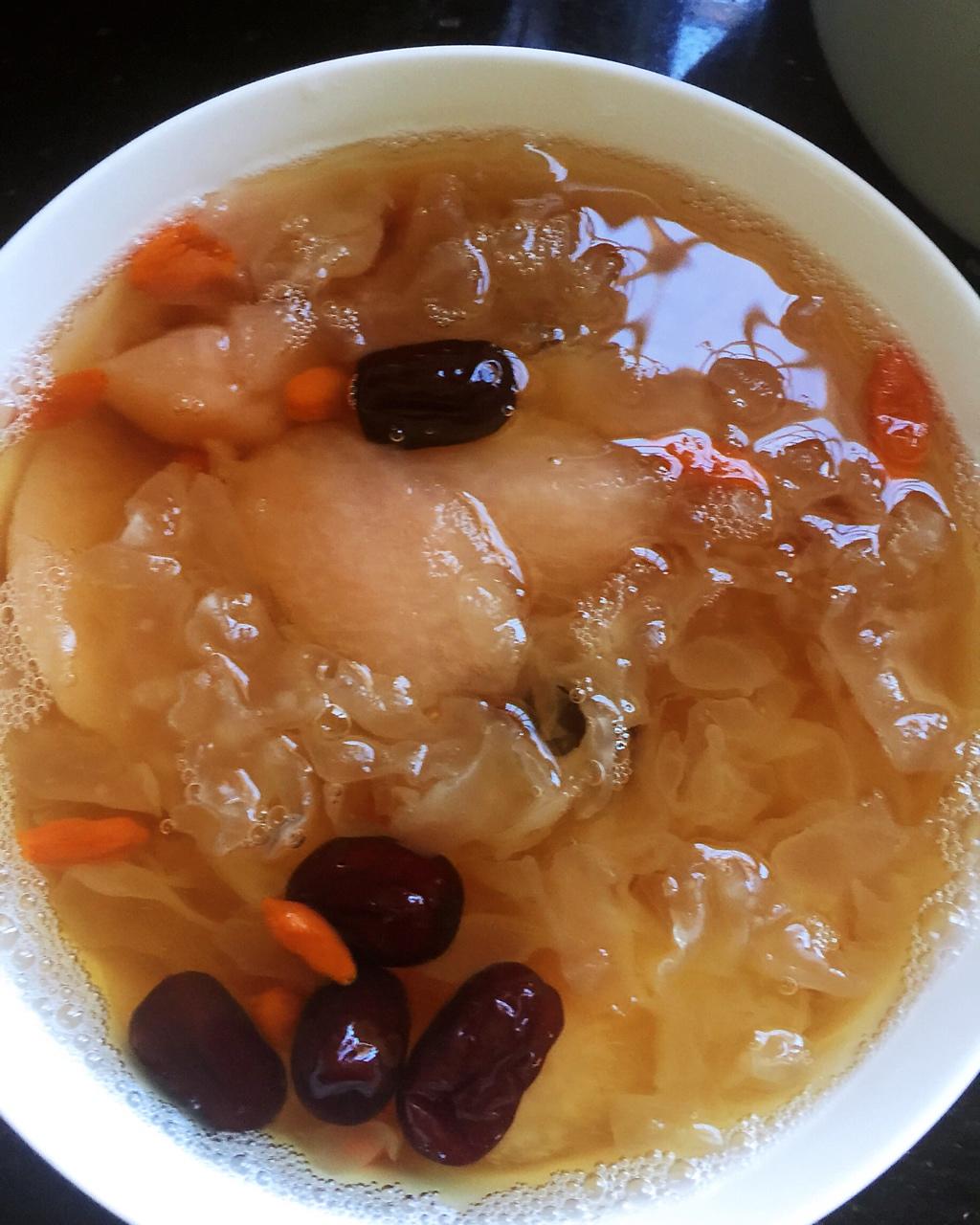如何熬一碗黏黏糯糯的银耳羹